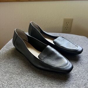 Bettye Muller Black Leather Loafers Women’s Size 9M Slip-On Flats Pebbled